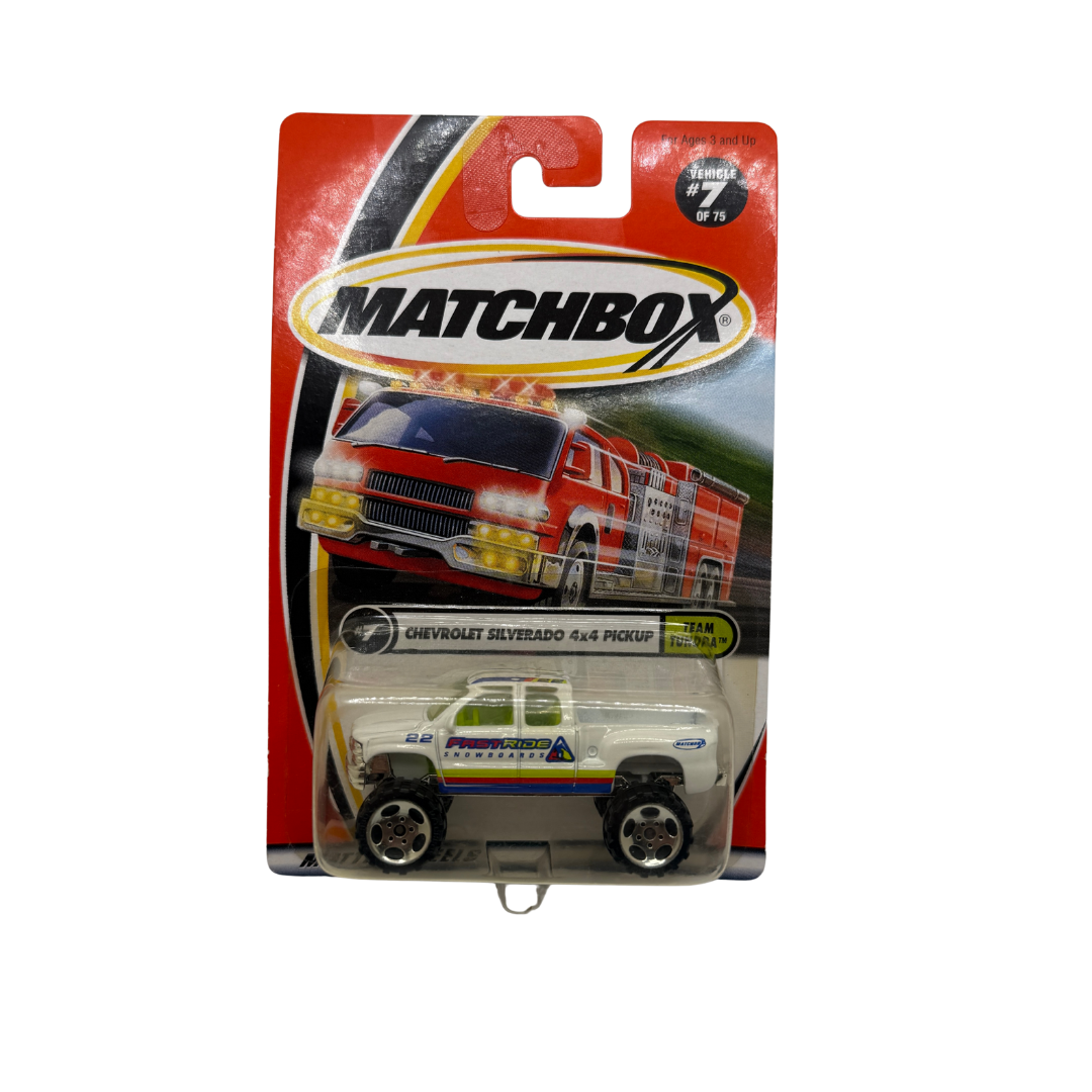 Matchbox 2001 Chevrolet Silverado 4x4 Pickup #7/75 Team Rescue – Vintage Diecast Truck