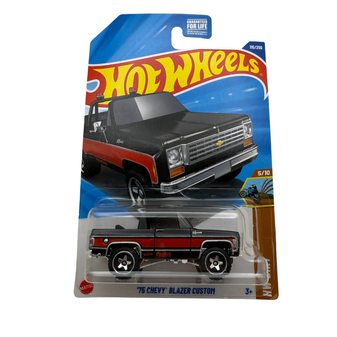 Hot Wheels ’75 Chevy Blazer Custom – HW Dirt 5/10 | Off-Road Classic Truck (2024 Mainline)